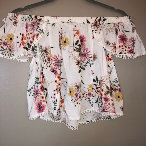 Off the Shoulder Floral Top! Never Worn! - Picture 2 of 3